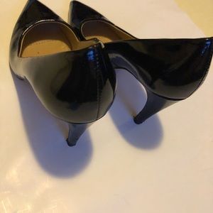 DVF patent leather  pumps